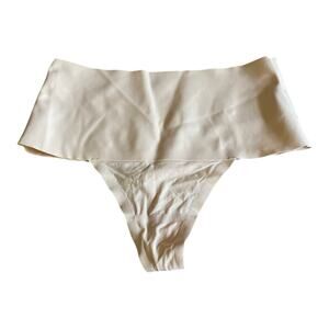 Spanx Women's Undie-Tectable Thong Nude Microfiber Stretch NWOT US Small